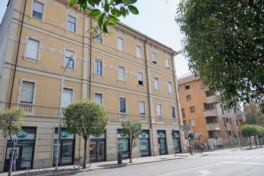 Appartamento Casa Vacanze Sma93 Monza Esterno foto